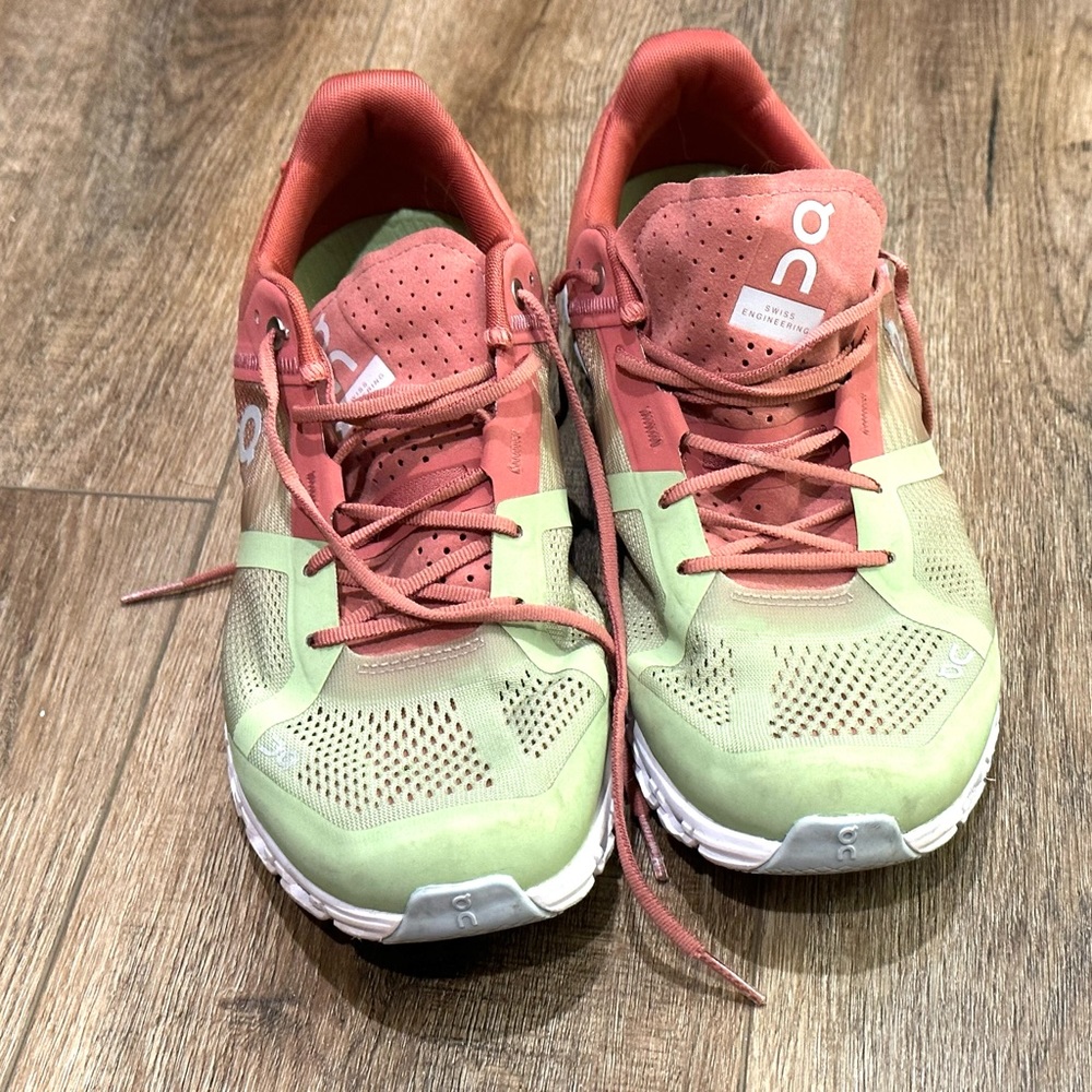 On running On Cloud size 10 tennis shoes for women